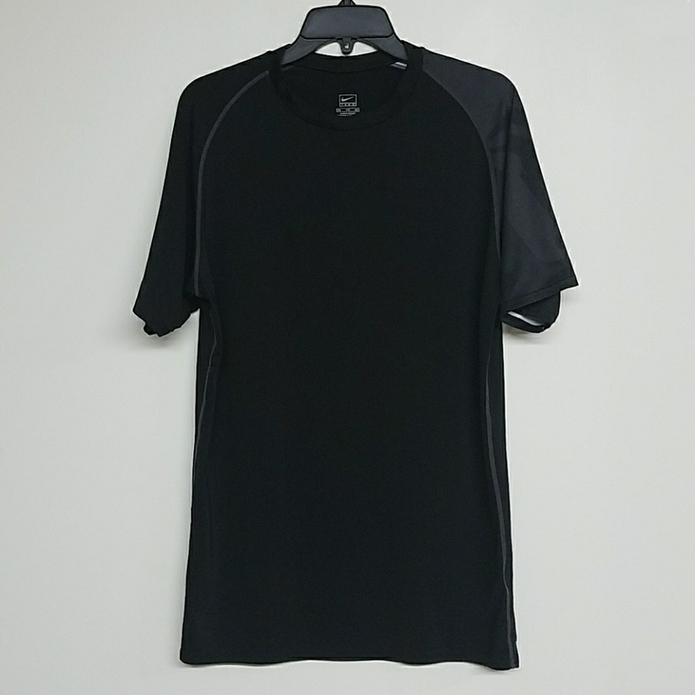Nike mens workout shirt